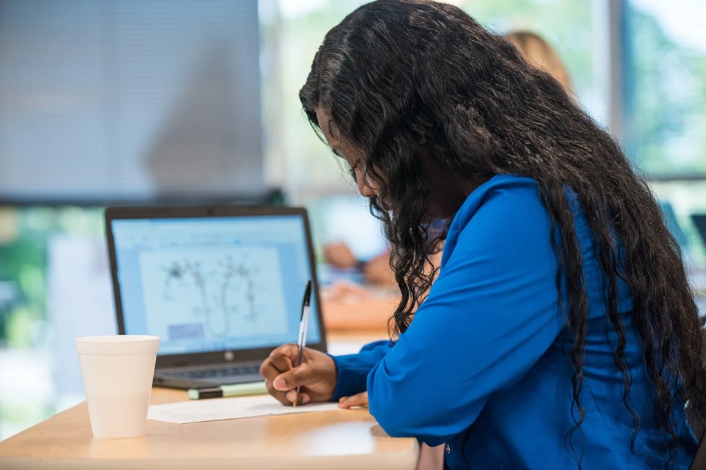 5 Tips for Parenting While in School