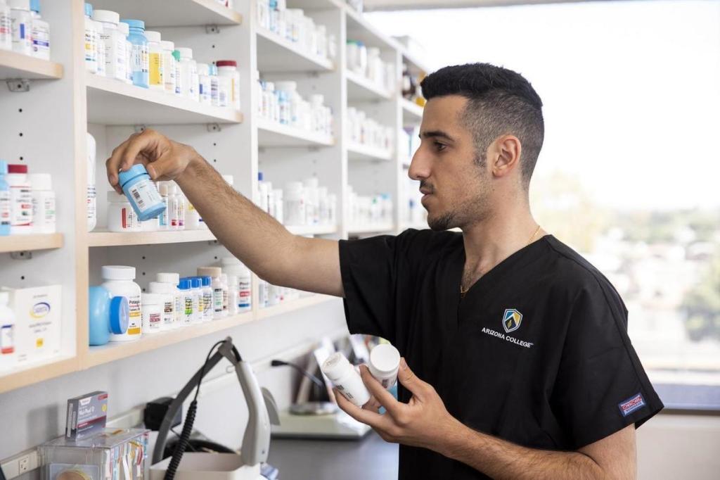 Pharmacy Technician Program Student in Arizona