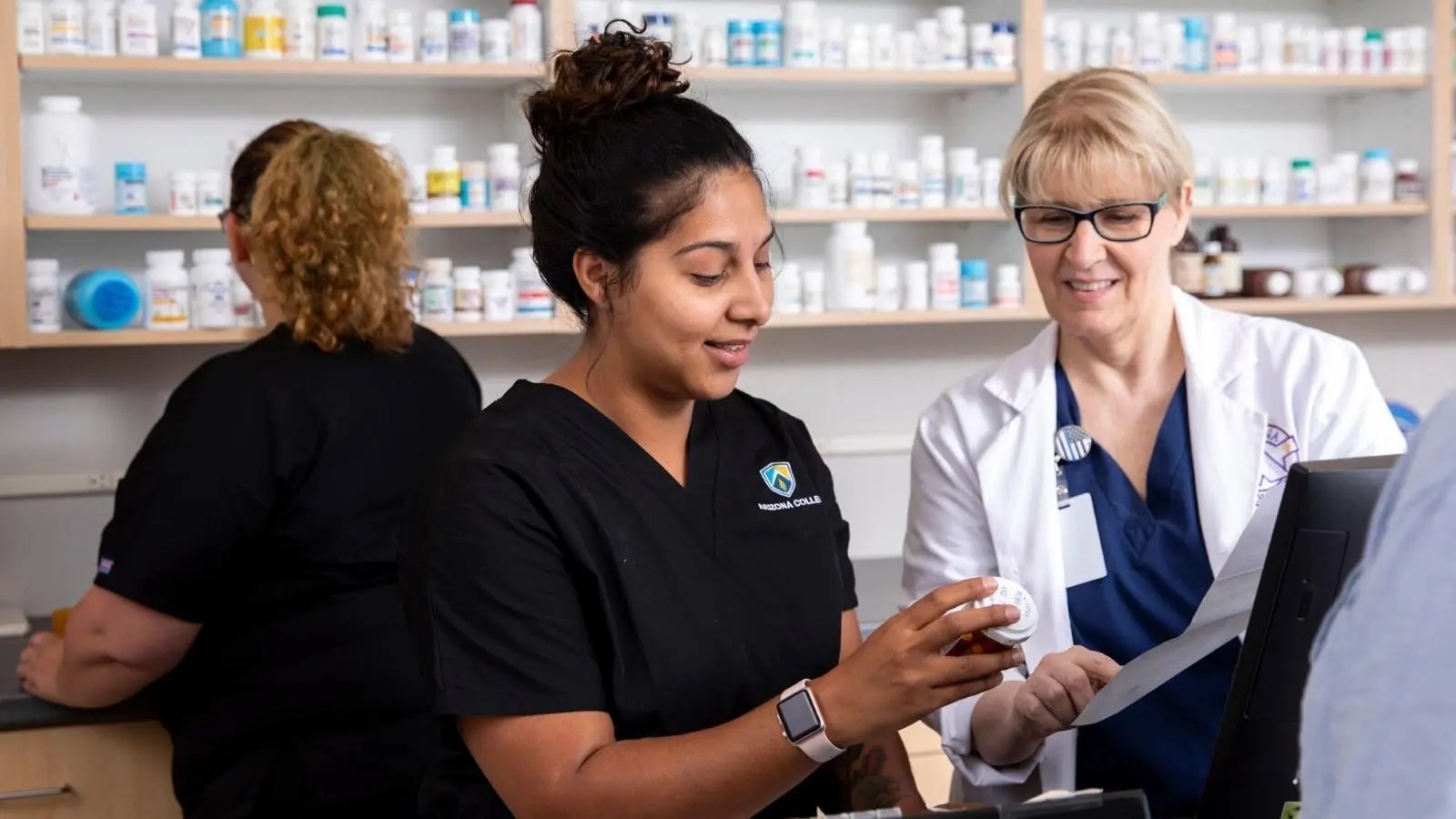 How to become a certified pharmacy technician
