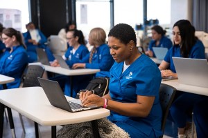 How to become a nicu nurse and what is a neonatal nurse