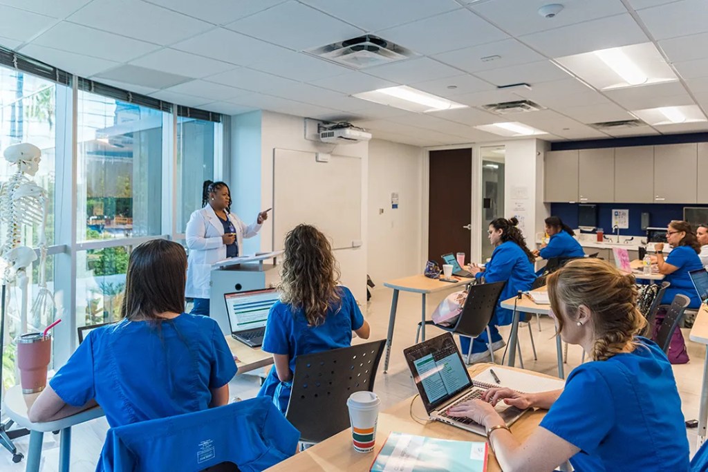 Nursing classes at AZCN